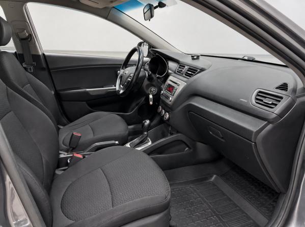 Kia Rio III Рестайлинг с пробегом 2016 года, цена 1 129 000 рублей, 108000 км, хэтчбек, Автокод Объявления
