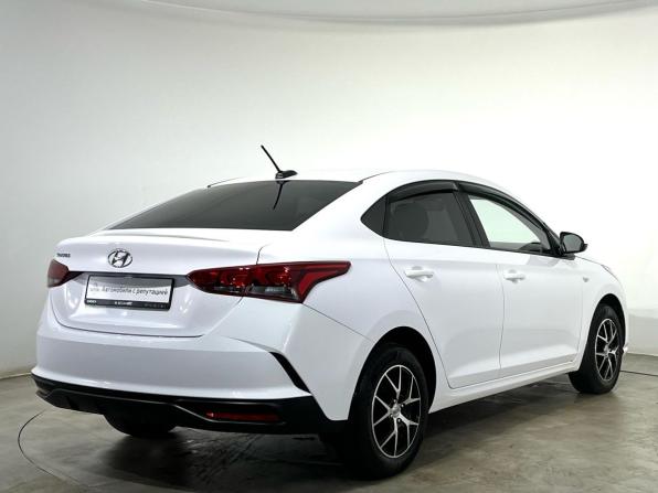 Hyundai Solaris II Рестайлинг с пробегом 2021 года, цена 1 600 000 рублей, 94058 км, седан, Автокод Объявления
