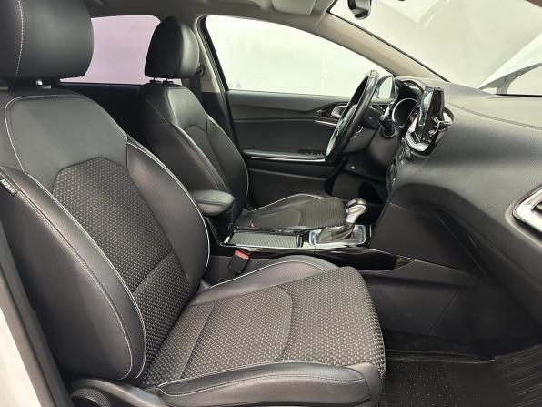 Kia Ceed III с пробегом 2018 года, цена 1 850 000 рублей, 29343 км, хэтчбек, Автокод Объявления