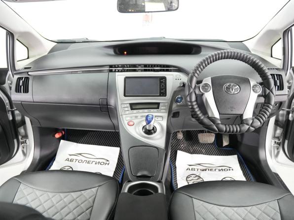 Toyota Prius III Рестайлинг (XW30) с пробегом 2014 года, цена 1 210 000 рублей, 199625 км, лифтбек, Автокод Объявления