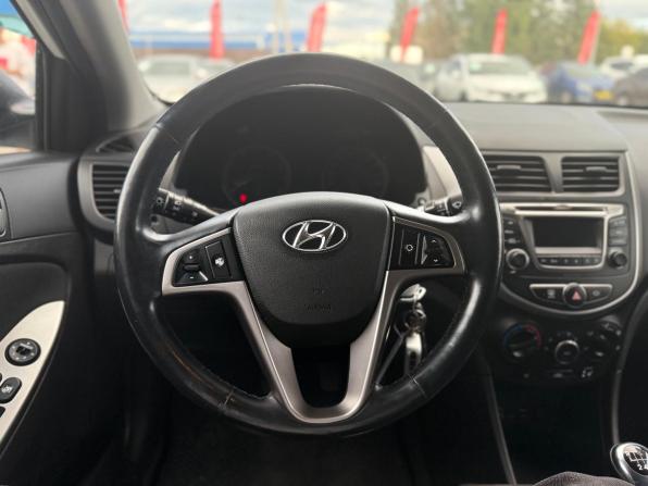 Hyundai Solaris I Рестайлинг с пробегом 2015 года, цена 930 000 рублей, 144876 км, седан, Автокод Объявления