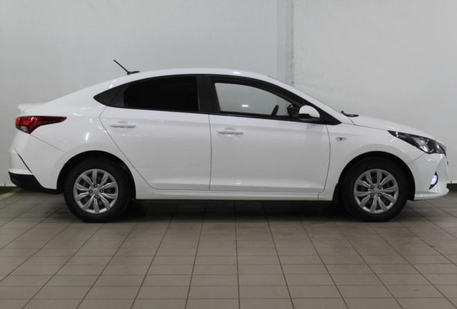 Hyundai Solaris II Рестайлинг с пробегом 2021 года, цена 1 700 000 рублей, 70508 км, седан, Автокод Объявления