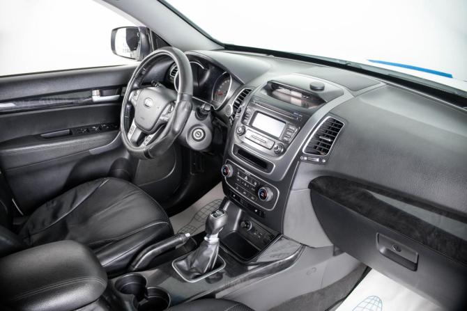 Kia Sorento II Рестайлинг с пробегом 2018 года, цена 2 099 000 рублей, 178000 км, внедорожник, Автокод Объявления