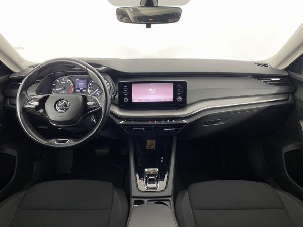 Skoda Octavia IV (A8) с пробегом 2021 года, цена 2 210 000 рублей, 135962 км, лифтбек, Автокод Объявления