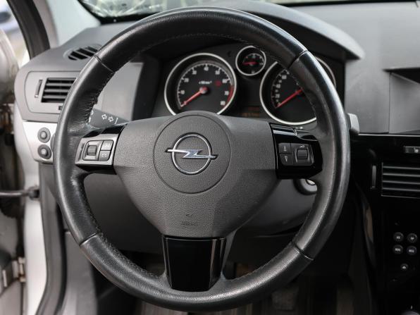 Opel Astra H Рестайлинг с пробегом 2013 года, цена 779 000 рублей, 197741 км, универсал, Автокод Объявления