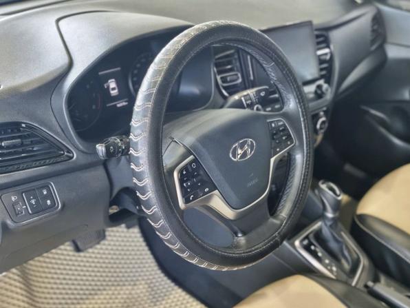 Hyundai Solaris II Рестайлинг с пробегом 2021 года, цена 1 399 000 рублей, 163000 км, седан, Автокод Объявления