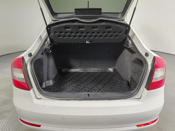 Skoda Octavia II (A5) Рестайлинг с пробегом 2013 года, цена 1 100 000 рублей, 131805 км, лифтбек, Автокод Объявления