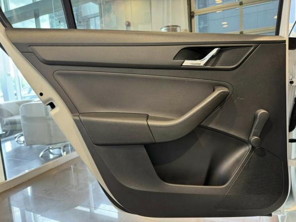 Skoda Rapid I с пробегом 2016 года, цена 920 000 рублей, 230000 км, лифтбек, Автокод Объявления
