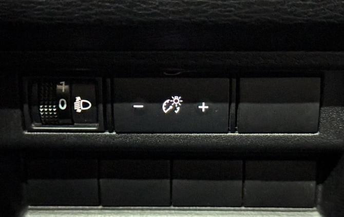 Mitsubishi L200 VI с пробегом 2024 года, цена 4 560 000 рублей, 50210 км, пикап, Автокод Объявления