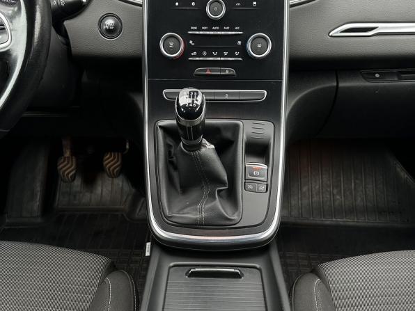 Renault Scenic IV с пробегом 2018 года, цена 1 700 000 рублей, 225255 км, компактвэн, Автокод Объявления