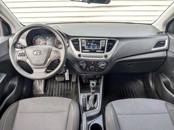 Hyundai Solaris II Рестайлинг с пробегом 2022 года, цена 1 680 000 рублей, 55981 км, седан, Автокод Объявления