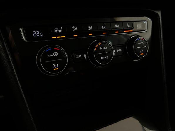 Volkswagen Tiguan II с пробегом 2018 года, цена 2 620 000 рублей, 122668 км, внедорожник, Автокод Объявления