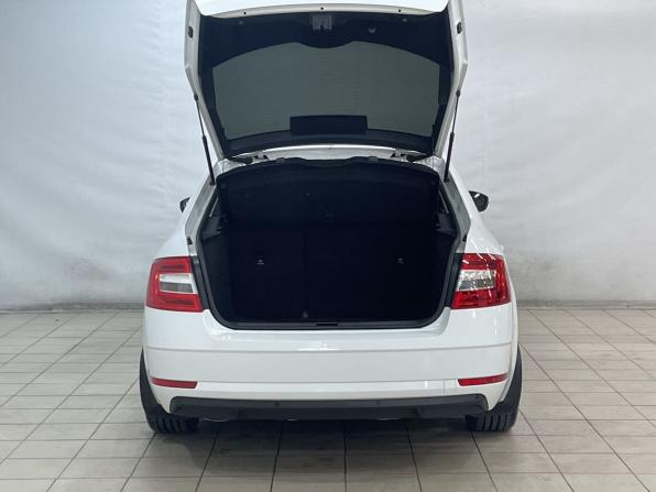 Skoda Octavia III (A7) Рестайлинг с пробегом 2019 года, цена 1 789 000 рублей, 124672 км, лифтбек, Автокод Объявления