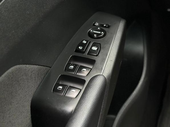 Hyundai Solaris II Рестайлинг с пробегом 2021 года, цена 1 139 000 рублей, 135459 км, седан, Автокод Объявления