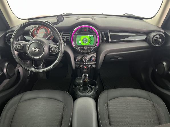 Mini Hatch III (F55/F56) Рестайлинг с пробегом 2019 года, цена 1 790 000 рублей, 118400 км, хэтчбек, Автокод Объявления