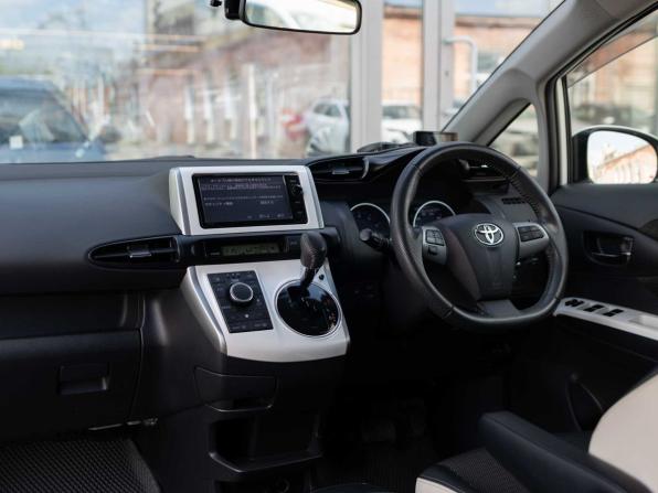 Toyota Wish II Рестайлинг с пробегом 2014 года, цена 1 550 000 рублей, 101991 км, минивэн, Автокод Объявления