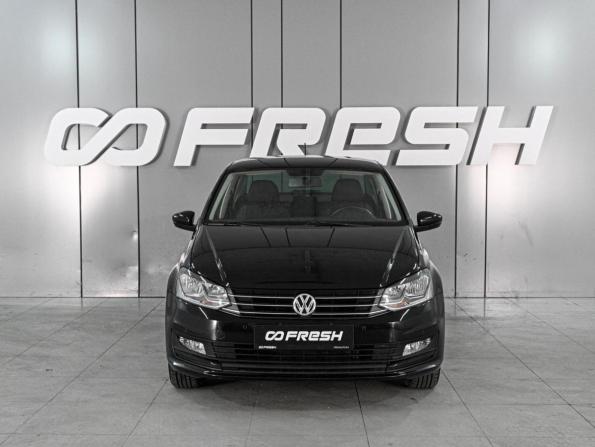 Volkswagen Polo V Рестайлинг с пробегом 2019 года, цена 1 469 000 рублей, 73810 км, седан, Автокод Объявления