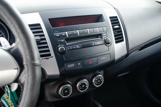 Mitsubishi Outlander II Рестайлинг с пробегом 2010 года, цена 1 050 000 рублей, 257000 км, внедорожник, Автокод Объявления