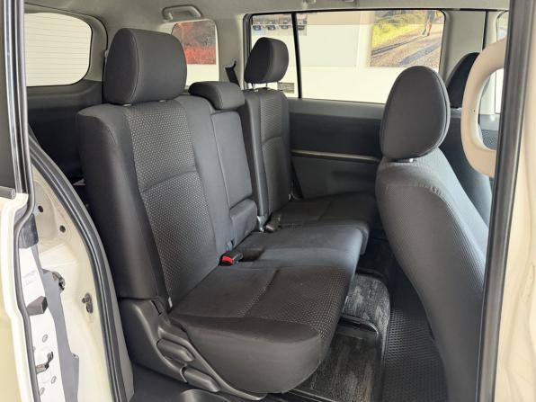 Toyota ISis I Рестайлинг с пробегом 2010 года, цена 1 050 000 рублей, 117522 км, компактвэн, Автокод Объявления