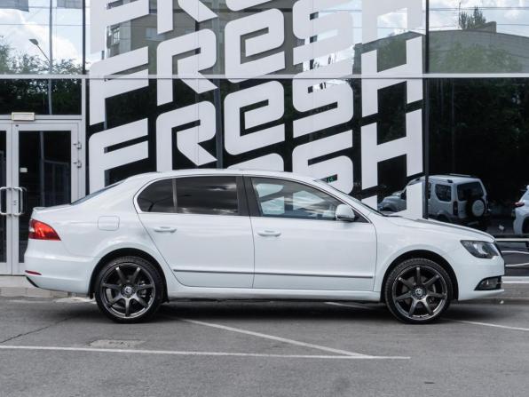 Skoda Superb II Рестайлинг с пробегом 2014 года, цена 1 040 000 рублей, 301587 км, лифтбек, Автокод Объявления
