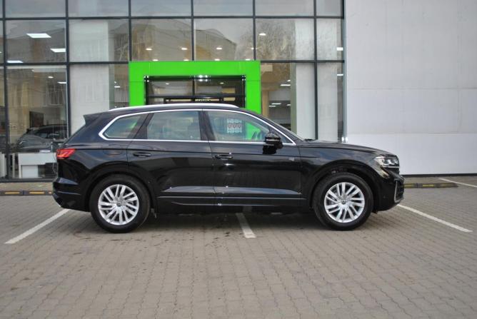 Volkswagen Touareg III Рестайлинг с пробегом 2025 года, цена 8 490 000 рублей, 10 км, внедорожник, Автокод Объявления