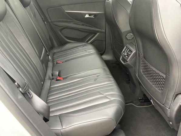 Peugeot 3008 II с пробегом 2017 года, цена 1 490 000 рублей, 119660 км, внедорожник, Автокод Объявления