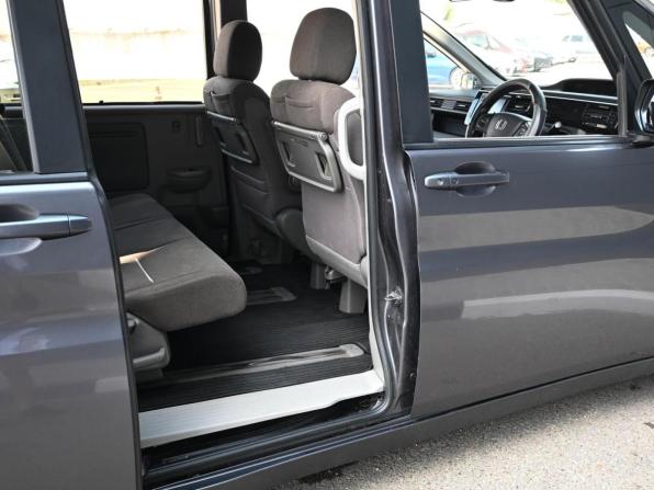 Honda Stepwgn V с пробегом 2016 года, цена 1 549 000 рублей, 201345 км, минивэн, Автокод Объявления