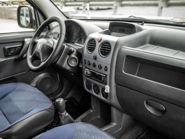 Peugeot Partner II с пробегом 2011 года, цена 498 000 рублей, 208102 км, компактвэн, Автокод Объявления