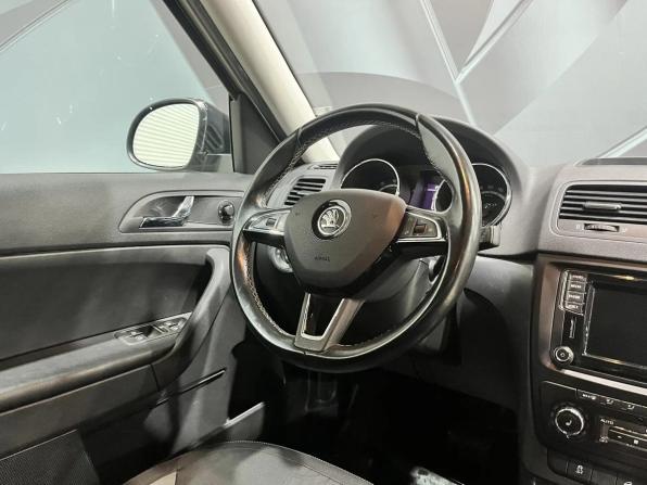Skoda Yeti I Рестайлинг с пробегом 2017 года, цена 1 415 000 рублей, 164297 км, внедорожник, Автокод Объявления