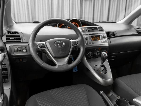 Toyota Verso I с пробегом 2009 года, цена 720 000 рублей, 275262 км, компактвэн, Автокод Объявления