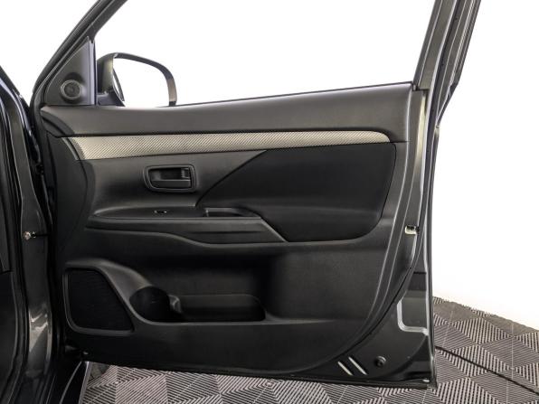 Mitsubishi Outlander III Рестайлинг 2 с пробегом 2018 года, цена 1 800 000 рублей, 156155 км, внедорожник, Автокод Объявления