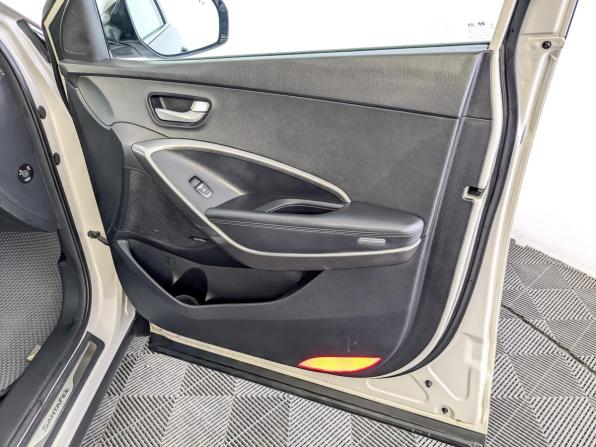 Hyundai Santa Fe III Рестайлинг с пробегом 2015 года, цена 2 400 000 рублей, 100304 км, внедорожник, Автокод Объявления