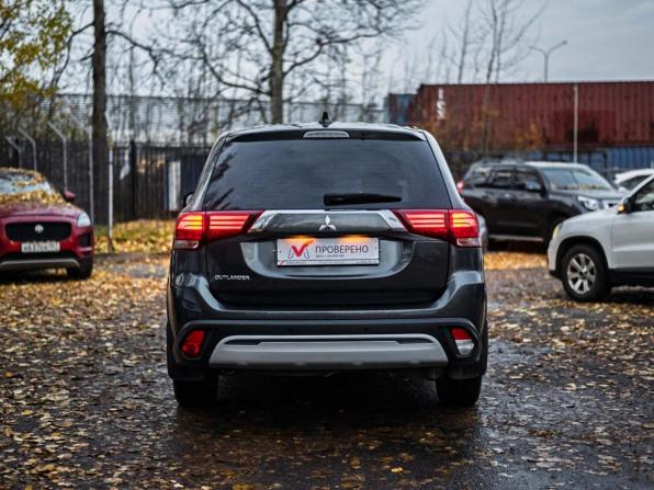 Mitsubishi Outlander III Рестайлинг 3 с пробегом 2021 года, цена 2 420 000 рублей, 60756 км, внедорожник, Автокод Объявления