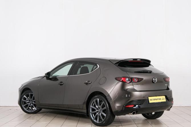 Mazda 3 IV (BP) с пробегом 2019 года, цена 1 699 000 рублей, 104000 км, хэтчбек, Автокод Объявления