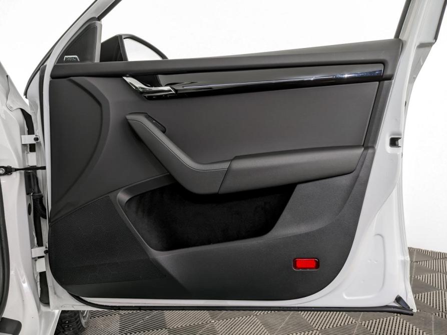 Skoda Octavia III (A7) Рестайлинг Санкт-Петербург  - изображение 24