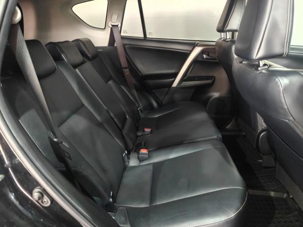 Toyota RAV4 IV (XA40) Рестайлинг с пробегом 2018 года, цена 2 895 000 рублей, 116684 км, внедорожник, Автокод Объявления