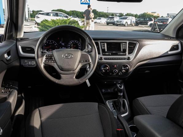 Hyundai Solaris II Рестайлинг с пробегом 2021 года, цена 1 890 000 рублей, 27751 км, седан, Автокод Объявления