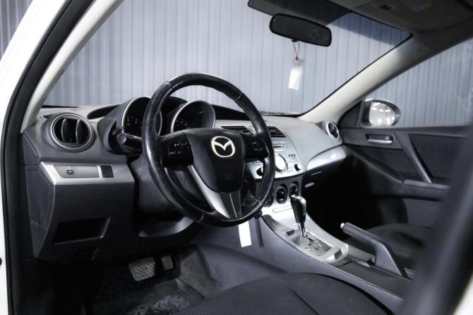 Mazda 3 II (BL) Рестайлинг с пробегом 2012 года, цена 990 000 рублей, 97100 км, седан, Автокод Объявления