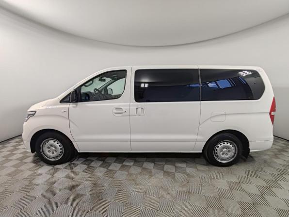 Hyundai H-1 II Рестайлинг 2 с пробегом 2021 года, цена 3 299 000 рублей, 171288 км, минивэн, Автокод Объявления