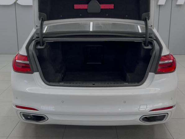 BMW 7 серии VI (G11/G12) с пробегом 2017 года, цена 3 150 000 рублей, 193727 км, седан, Автокод Объявления