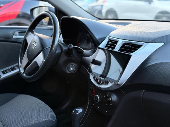 Hyundai Solaris I с пробегом 2012 года, цена 644 000 рублей, 296337 км, седан, Автокод Объявления