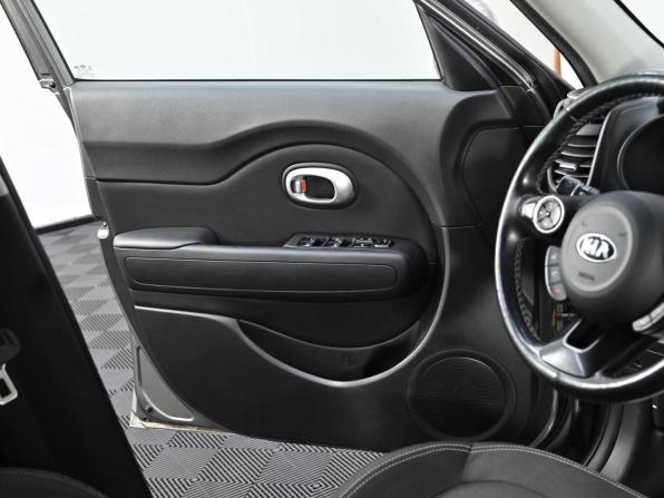 Kia Soul II Рестайлинг с пробегом 2017 года, цена 849 000 рублей, 90000 км, хэтчбек, Автокод Объявления