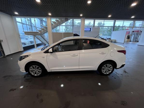 Hyundai Solaris II Рестайлинг с пробегом 2022 года, цена 1 600 000 рублей, 112591 км, седан, Автокод Объявления