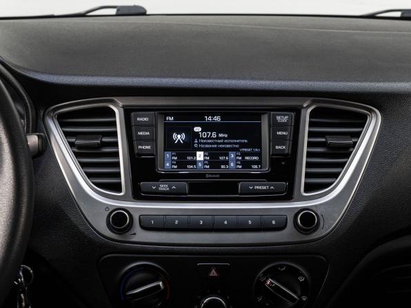 Hyundai Solaris II Рестайлинг с пробегом 2021 года, цена 1 690 000 рублей, 54457 км, седан, Автокод Объявления