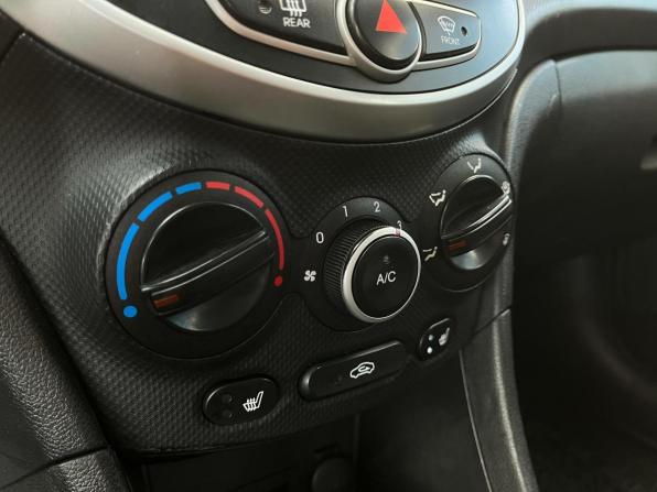 Hyundai Solaris I с пробегом 2012 года, цена 603 200 рублей, 261826 км, хэтчбек, Автокод Объявления