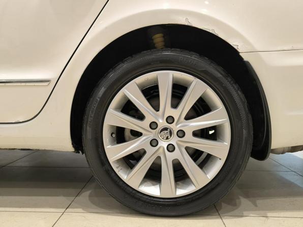 Skoda Superb II Рестайлинг с пробегом 2013 года, цена 750 000 рублей, 304094 км, лифтбек, Автокод Объявления