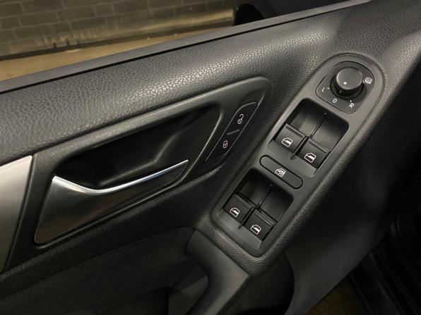 Volkswagen Golf VI с пробегом 2012 года, цена 850 000 рублей, 129322 км, хэтчбек, Автокод Объявления