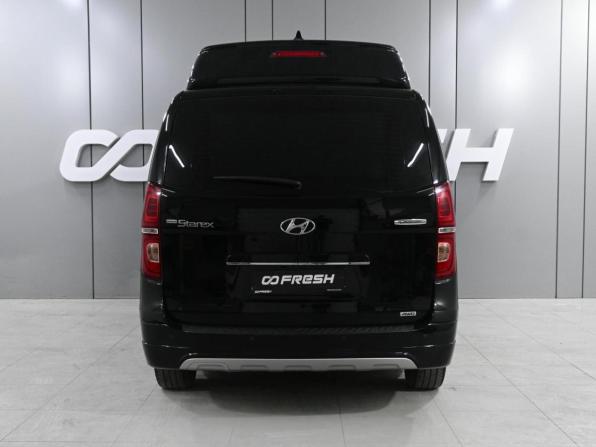 Hyundai Grand Starex I Рестайлинг 2 с пробегом 2019 года, цена 4 699 000 рублей, 71287 км, минивэн, Автокод Объявления