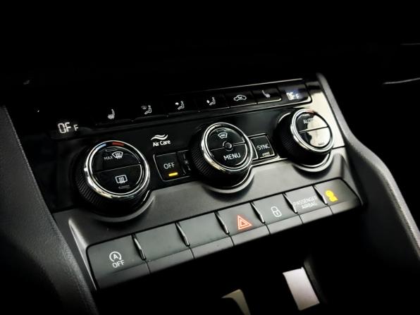 Skoda Karoq I с пробегом 2021 года, цена 2 590 000 рублей, 67720 км, внедорожник, Автокод Объявления
