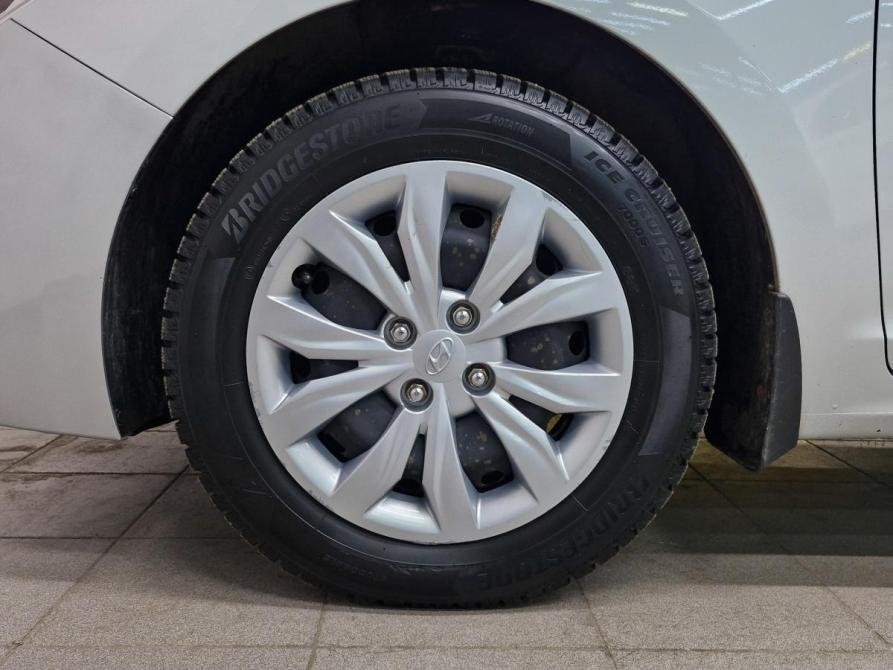 Hyundai Solaris II Москва  - изображение 12